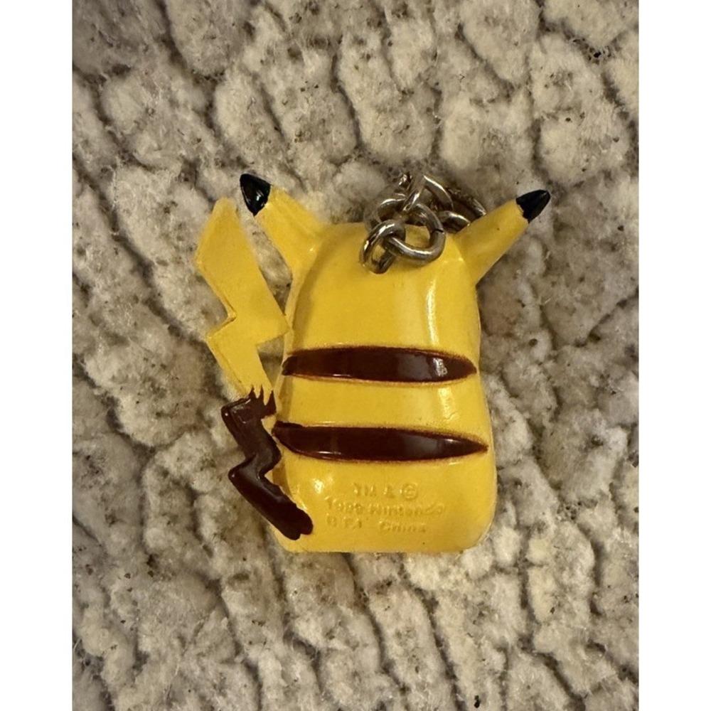 1999 Pokemon Pikachu Basic Fun Keychain w/ Pokeball Read - Picture 5 of 10